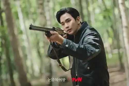 泪之女王剧情幕后彩蛋金秀贤降低片酬出演,金智媛直升机戏根本没有直升机