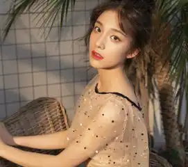 还记得小欢喜的鲶鱼精吗身穿杜蕾液体裙美成校花,想娶