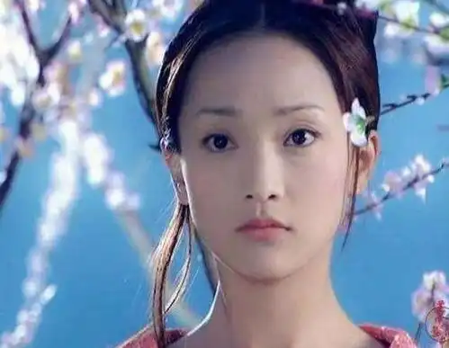 周迅如懿传这个造型很乡村,无奈霍建华还要说,比我想的更好看