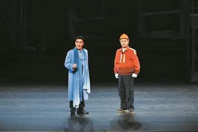 原创京剧东方大港一出好戏唱响青岛故事
