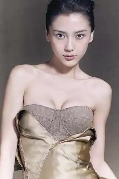 21岁女人为什么胸小丰胸产品真的假的