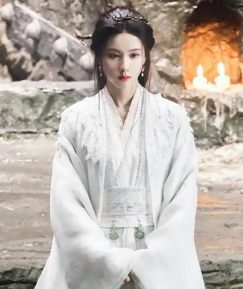 曝陈都灵一念关山后,再接权谋古装剧,搭档陈哲远演腹黑女主
