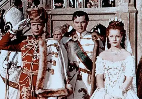 普通人不配有爱情
