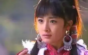 杨幂喝酒封神名场面又见杨幂喝酒封神名场面
