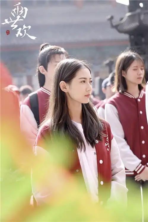 陈钰琪新剧两世欢开机一人分饰两角开启探案之旅