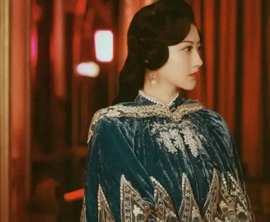 张继科为什么要分手看到穿流沙裙的景甜,网友这腰有点扎心了