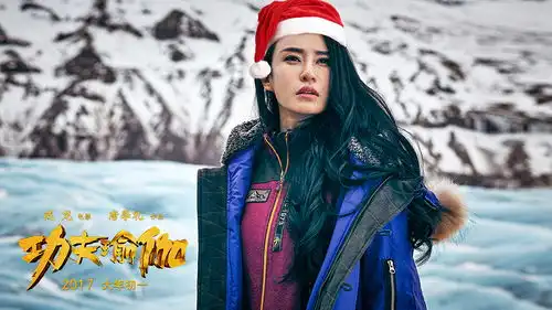 她是最美龙女郎,身材高挑,美得惊艳,网友成龙真有眼光母其弥