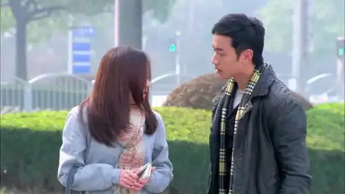 遇见王沥川小秋给王沥川打电话,但都被无情的挂断,小秋心寒了