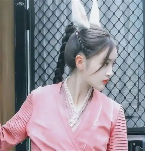 腾讯又一古装剧未播先火,女主小舞绝美,却被柳二龙惊艳了
