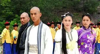 书剑恩仇录中的陈家洛最后和霍青桐在一起了吗
