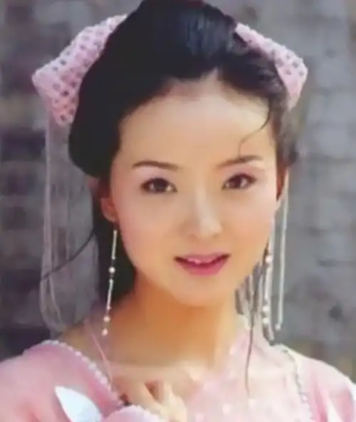 住5亿豪门,欠1400万赌债,46岁的她,会是下一个刘涛
