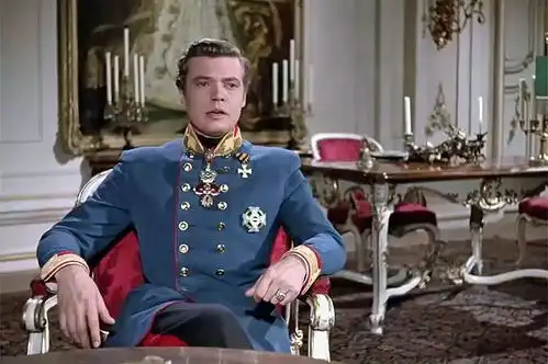 今年6月,茜茜公主回来了