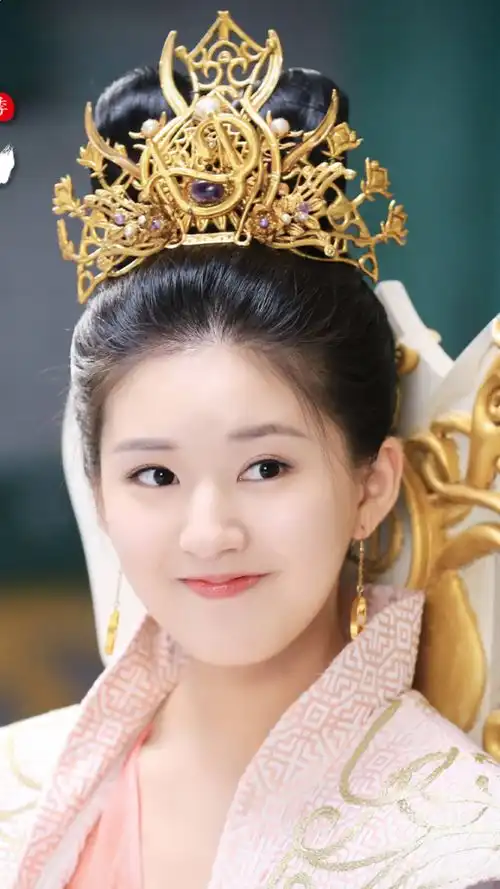 明星壁纸丨赵露思第二期4k,黑白时装甜美温婉凌乱风少女气息