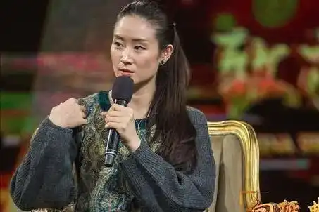 离开赵本山16年后,40岁的王小蒙王亚彬,已经走上另一条大道
