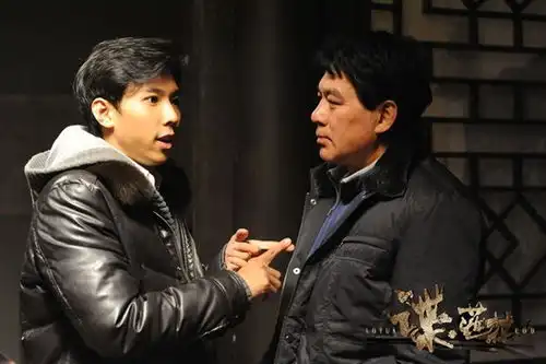 谍莲花曝朱时茂剧照上阵父子兵儿子青阳是导演