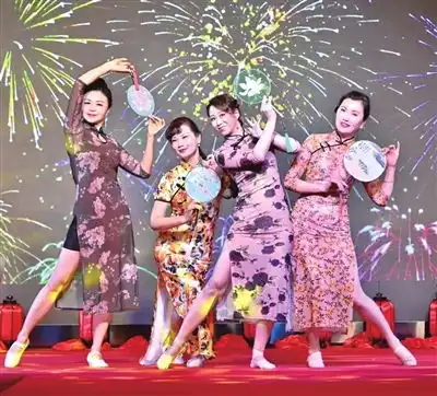 绽放优雅美丽展示海派旗袍
