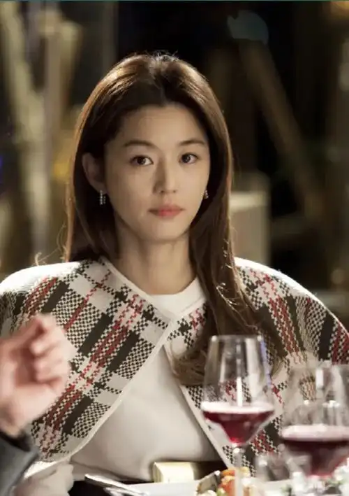 长发一卷,她又是漂亮就行的全智贤