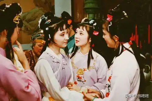 黛玉哭的从来不是药苦,她哭的是人心凉薄
