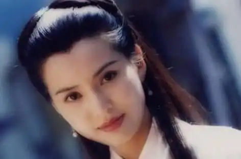 刘亦菲和李若彤版的小龙女哪个更符合原著小龙女的形象,为什么
