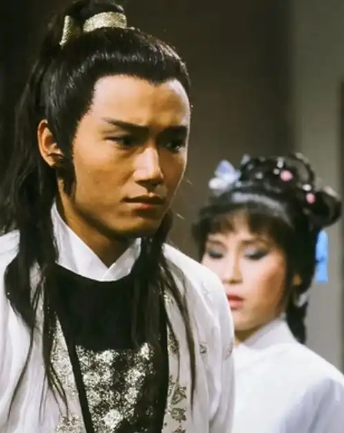 83射雕老顽童急救入院,剧中演员有人26岁离世,有人87岁演戏