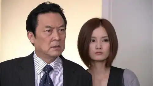 回家的诱惑五年前艾莉就和世贤在一起了,还有了孩子大家都不敢相信