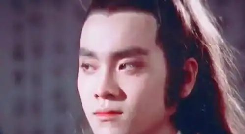 演员尔冬升导演年轻帅照曝光,神似吴亦凡,而他的大哥更帅