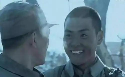 因拍戏双目失明,多次想跳楼轻生,如今成最年轻影帝
