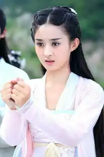 她靠化妆把自己变成了赵丽颖霍建华杨幂angelababy...
