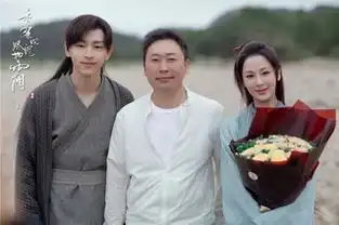 邓伦香蜜杀青转场新剧被调侃剧组钉子户