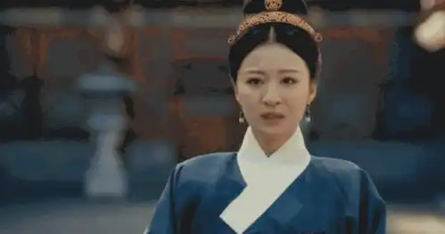 尚食苏月华作为小宫女,屡次挑战权威,始终安然无恙,当真幸运