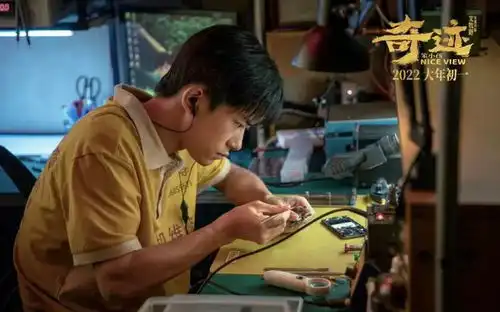 疫情下的深圳老板不相信奇迹,想当个笨小孩
