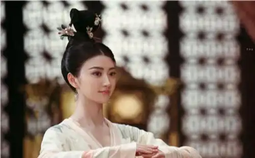 又一小说改编古偶剧袭来,景甜拒绝女主角邀约,却让她捡漏成功