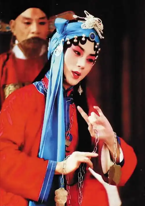 梅兰芳为什么宁愿摆摊卖画维持生计,也不愿剃须登台演出