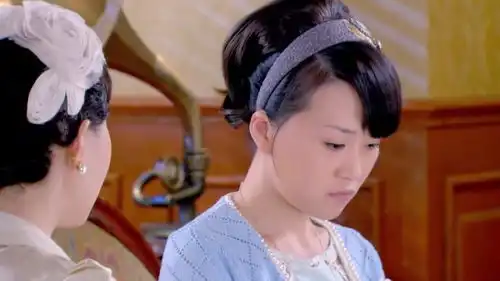 烽火佳人毓婉的善良打动了若欢,若欢身上会带着一个小木偶