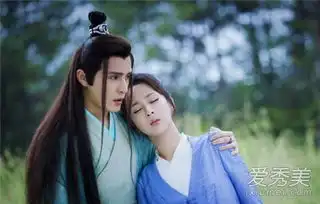 香蜜沉沉烬如霜扑哧君是谁扑哧君为什么被贬下凡
