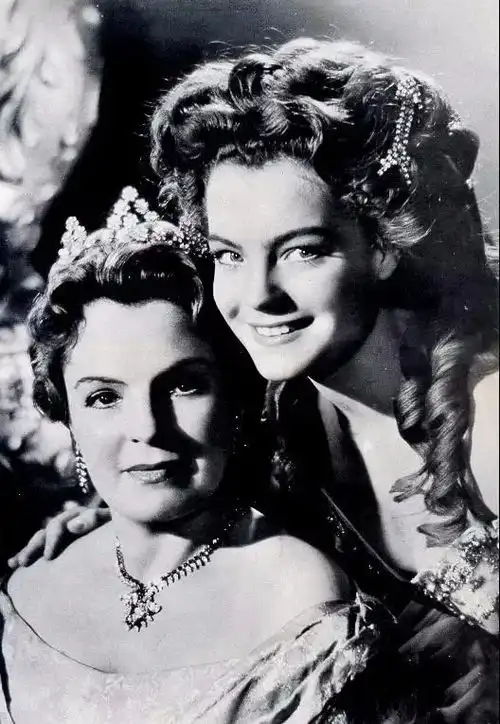 罗密.施奈德演绎着迷人的茜茜公主,却在自己的剧本里心力交瘁