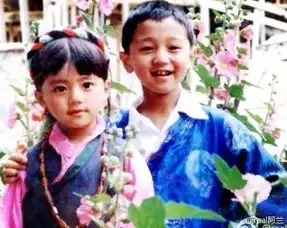 组图儿童节盘点众星微博童年照萌趣可爱
