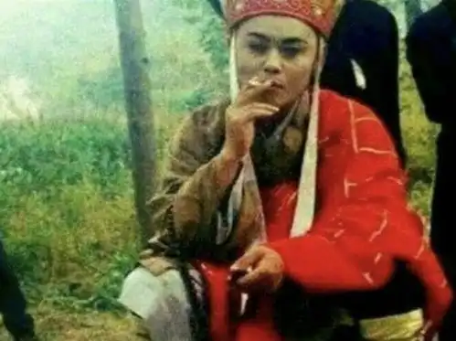 刘威抱着童年杨幂,mj搭肩王祖贤这些珍贵的老照片你都见过吗