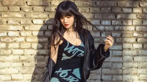 柳岩近照又变美,换个刘海犹如整容,网友表示看了就心动