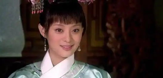 甄嬛传安陵容跳冰舞时果郡王的眼神,难怪皇上会起杀心,谁看到
