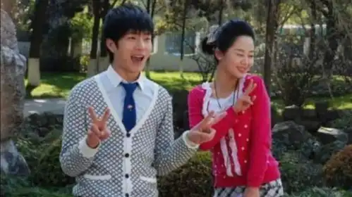 还记得女孩冲冲冲里的黄盖吗她现在长这样