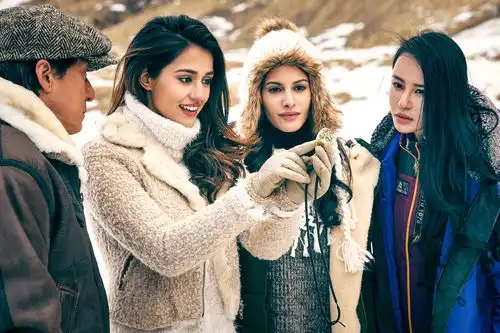 成龙都捧不红的瑜伽女神,曾经走到哪带到哪,如今只剩卖弄性感
