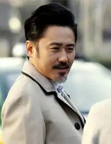 离婚律师吴秀波穿什么西装