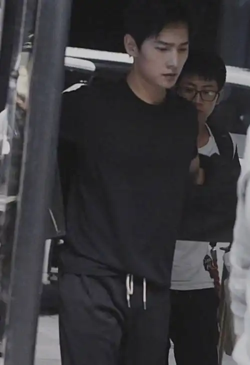 你是我的荣耀曝光剧照,演员阵容太完美,但她让人认不出