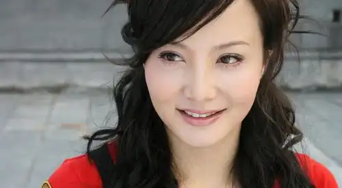 出道33年,感情成谜,52岁未婚无子,大陶虹到底经历了什么