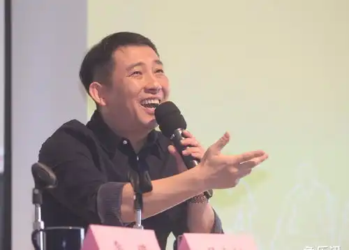 屈中恒春光灿烂猪八戒播出21年,屈中恒回大陆探亲演出
