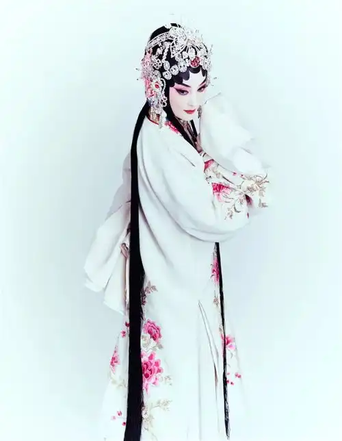 嬉戏头条︱明星戏曲扮相哪家强
