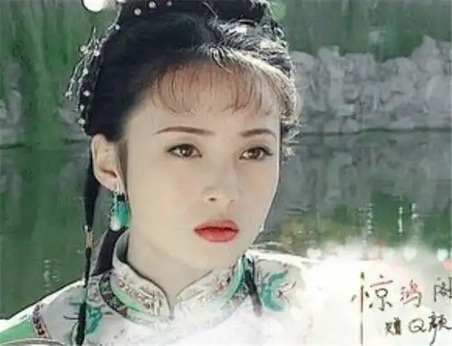 46岁陈建斌与蒋勤勤一家出游近照,女神依旧美丽
