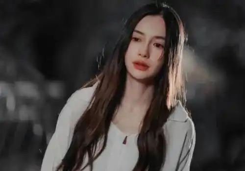 杨颖新剧暮色心约杀青,与任嘉伦饰情侣,网友哪儿都有她
