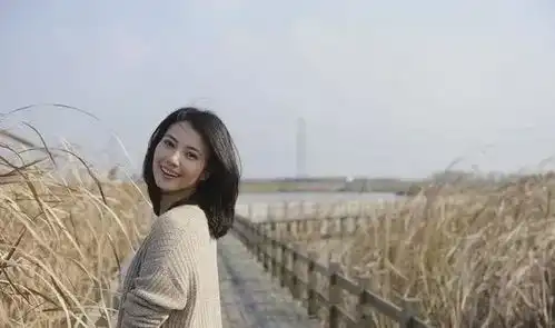 镜花水月拍美照,悠游园间喂麋鹿,探索杭州湾新区湿地公园
